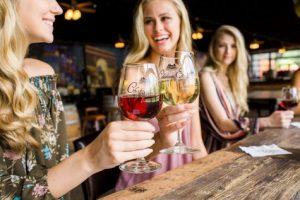 Thưởng thức rượu vang: Đỏ hay trắng, sự lựa chọn mang đậm dấu ấn cá nhân