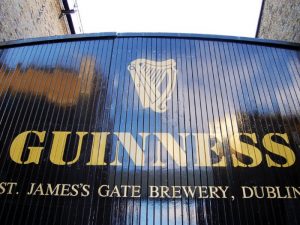 Nhà máy bia Guinness thuê đất sản xuất tới 9.000 năm