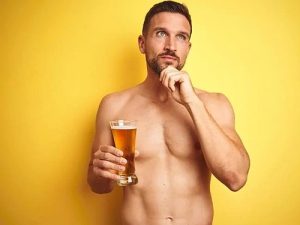 Độc đáo quán bar cho phép khách khỏa thân uống bia ở Úc
